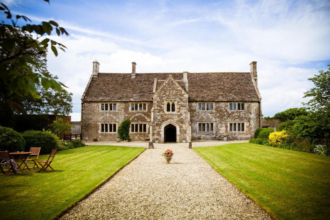 Seymours Court *